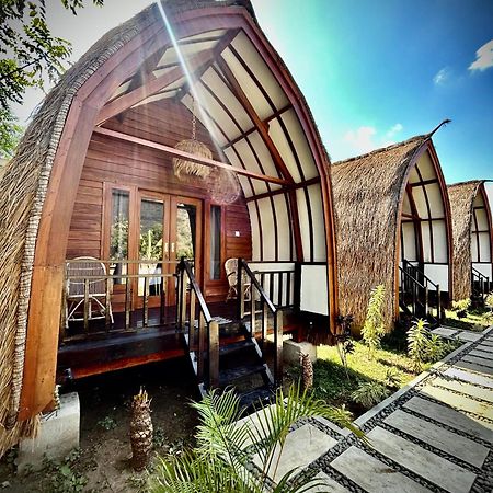 Damai Bungalows Maluk Exterior foto